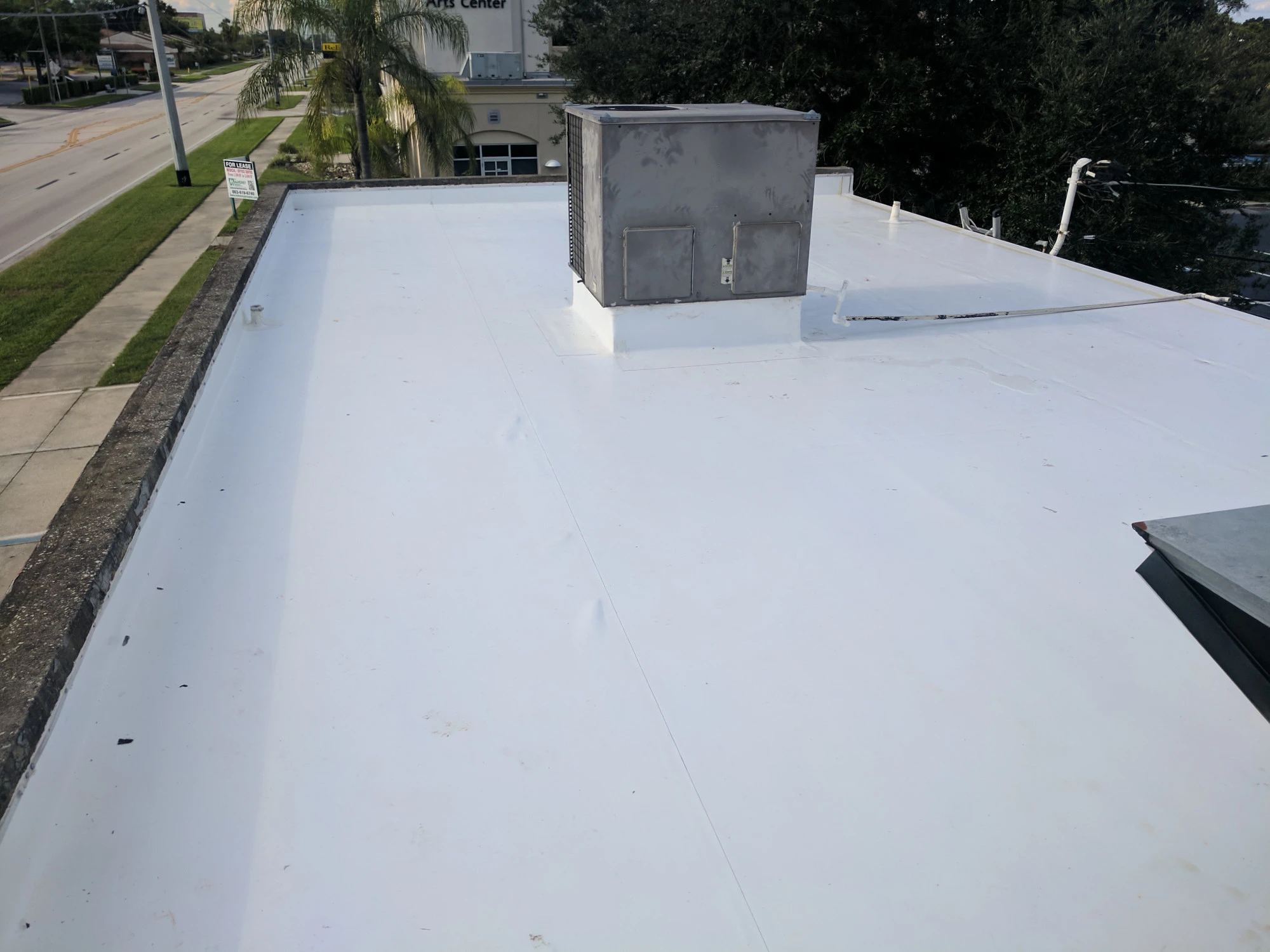 Image: Lens Roofing - Commercial Roof