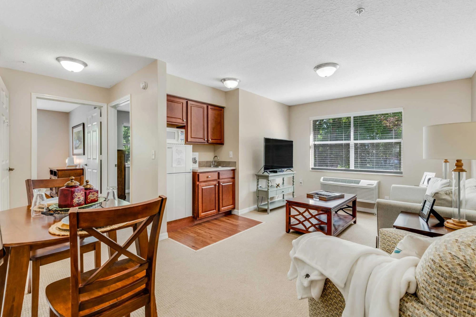 item Our Community _01_AnsleyParkeOrangeCity_ModelLiving