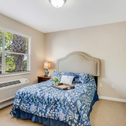 item Our Community _01_AnsleyParkeOrangeCity_ModelBed