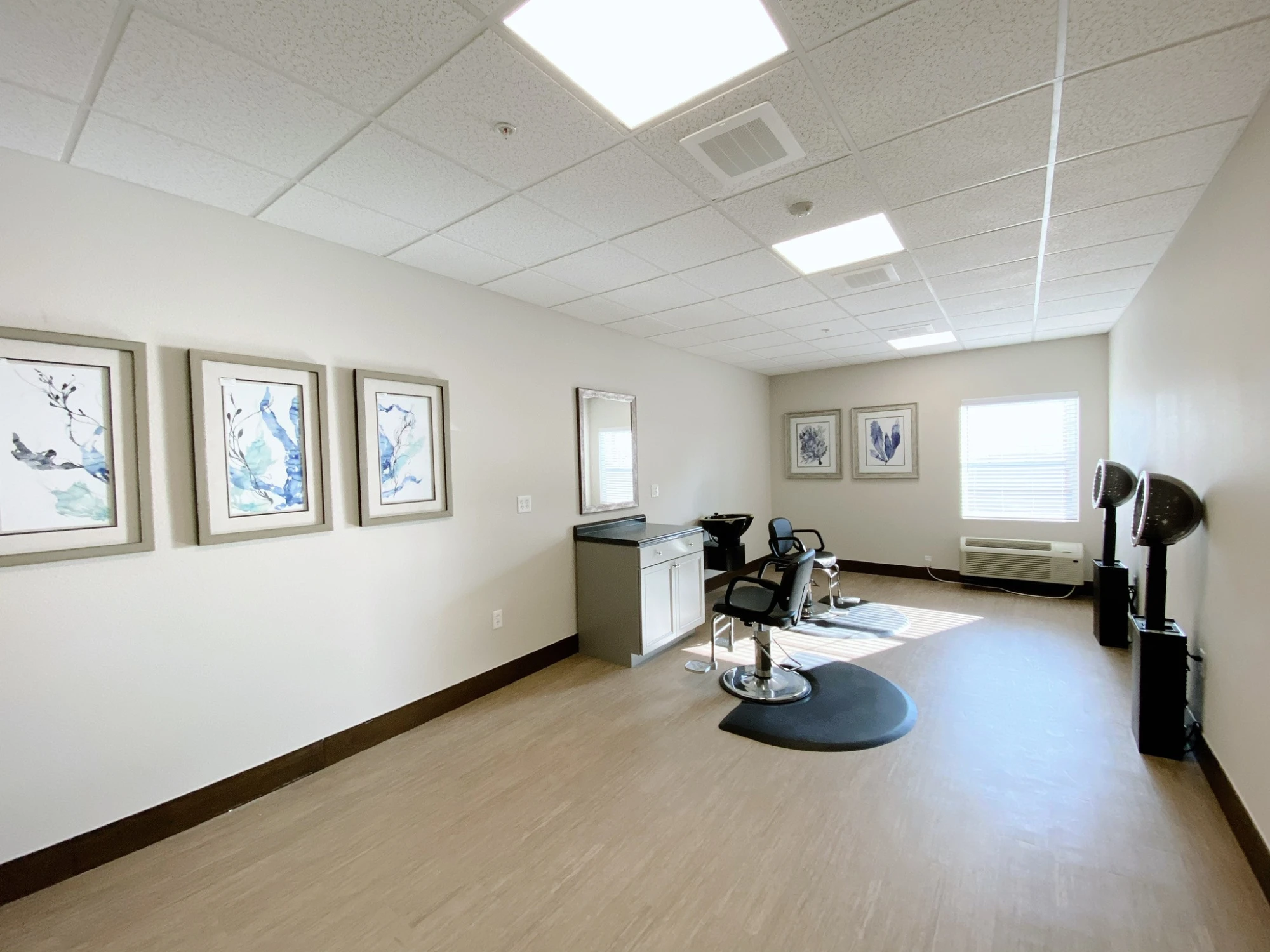 item Our Community 8-HairSalon