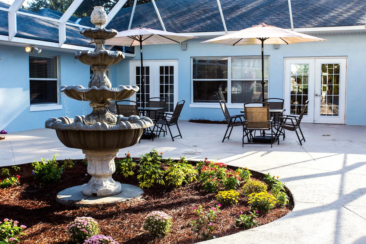 item Our Community 2016-09-30-Magnolia-Manor-05