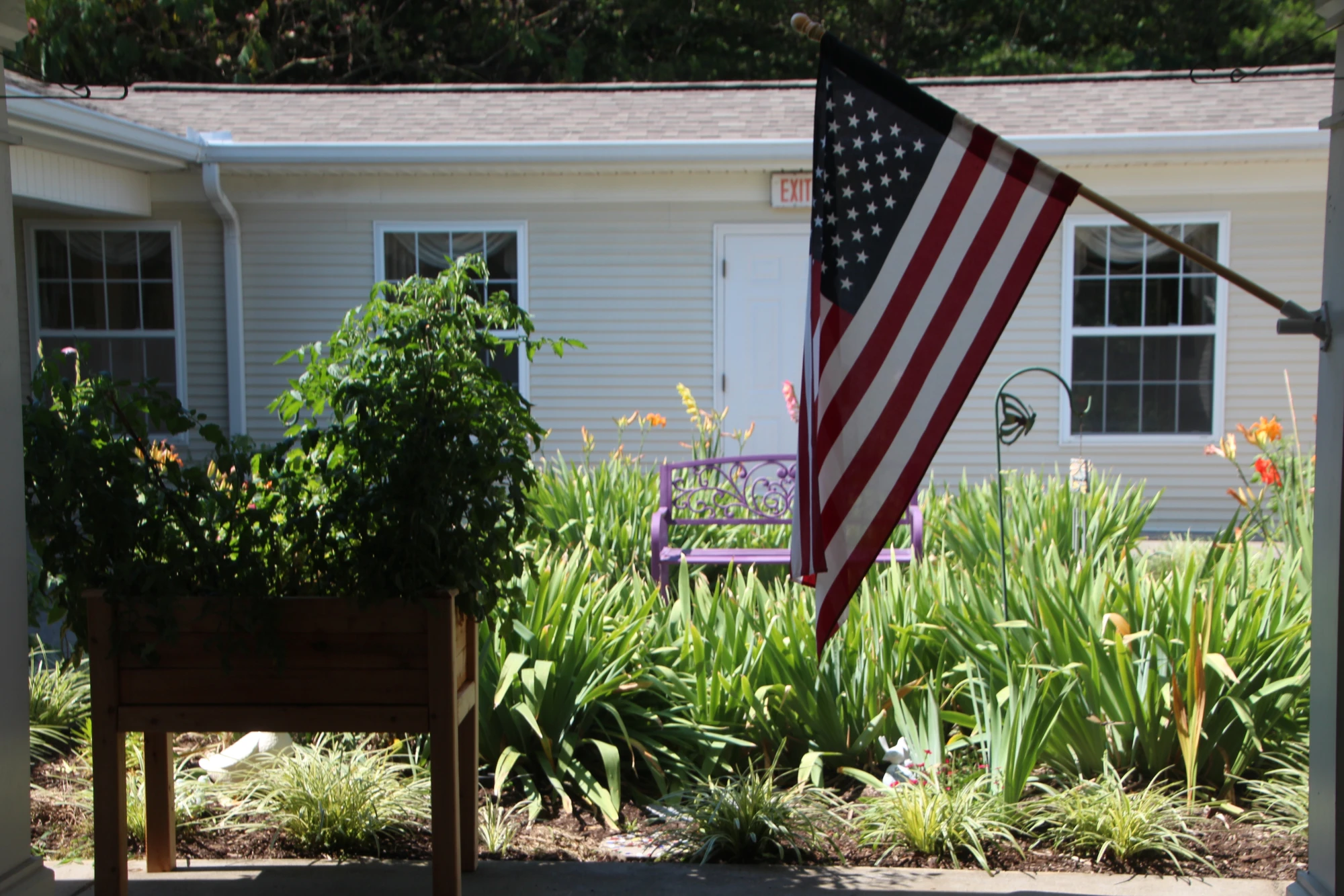 item Gallery flag-yard-img