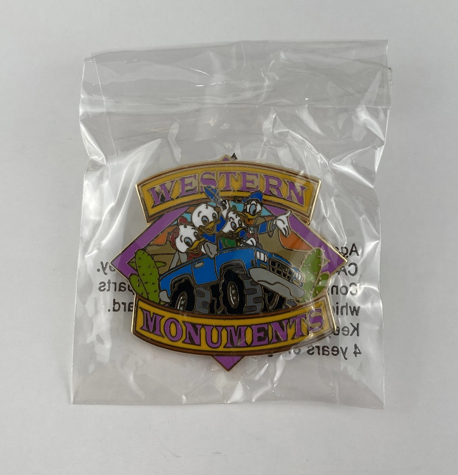 products Disney Pin - Adventures By Disney - Southwestern Splendor - Western Monuments - Donald Duck and Nephews