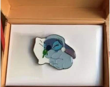 item Disney Pin - Holiday 2019 Gifting Box - Stitch 318rrqwmuljpg