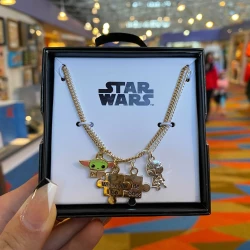 item Star Wars - Grogu and Mandalorian - Necklace Set mandalorian-necklaces-0-6241384-scaledj