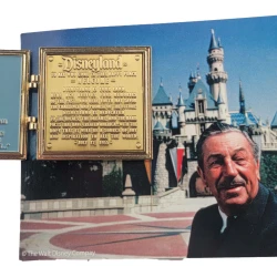 item Disney Pin - Walk In Walt's Disneyland Footsteps - Partner's Statue - Dedication Plaque 1955 - 2012 94302a.webp