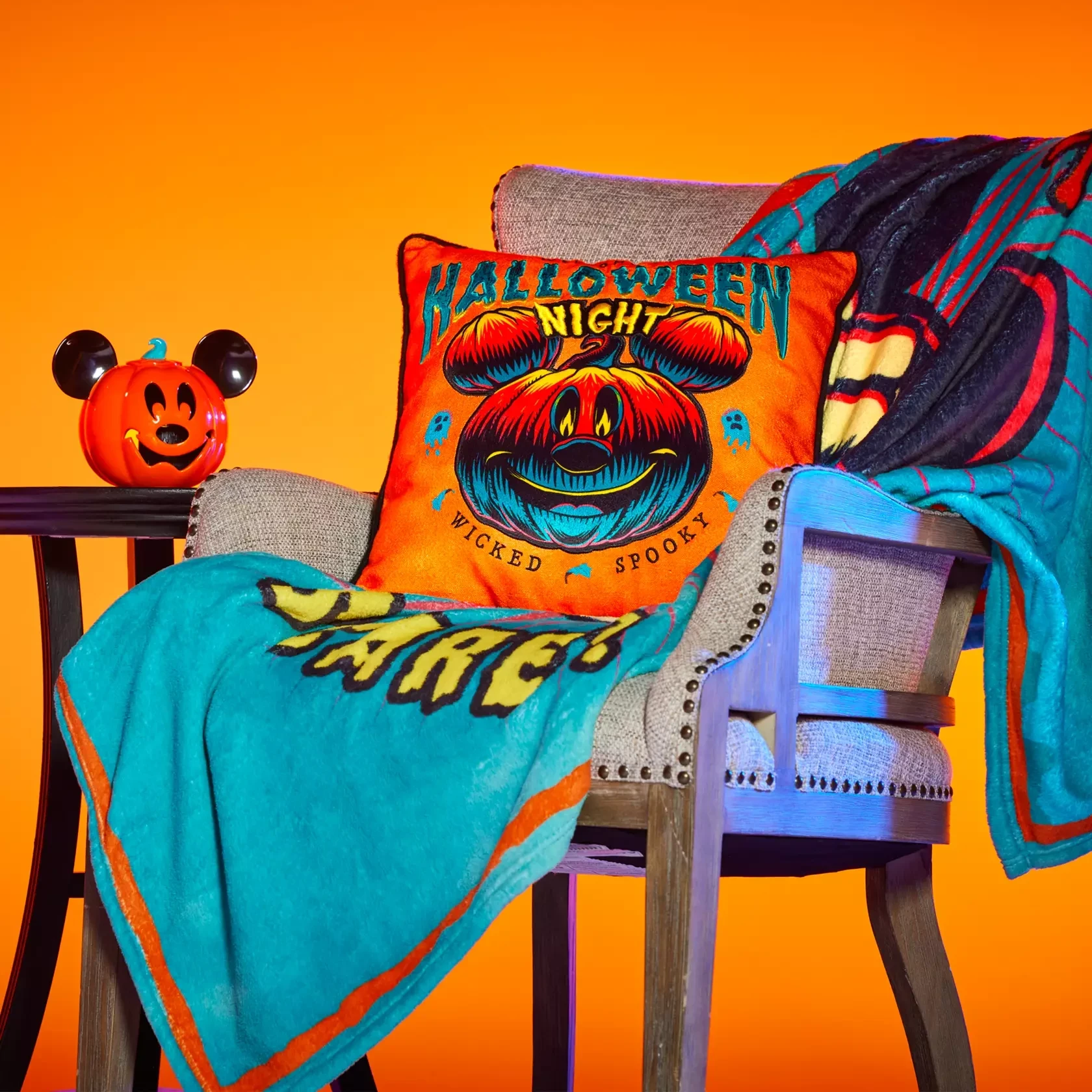 item Disney Parks - Mickey Mouse - Up for a Scare? - Throw Blanket 3411047397684-1fmtwebpqlt70wid1680