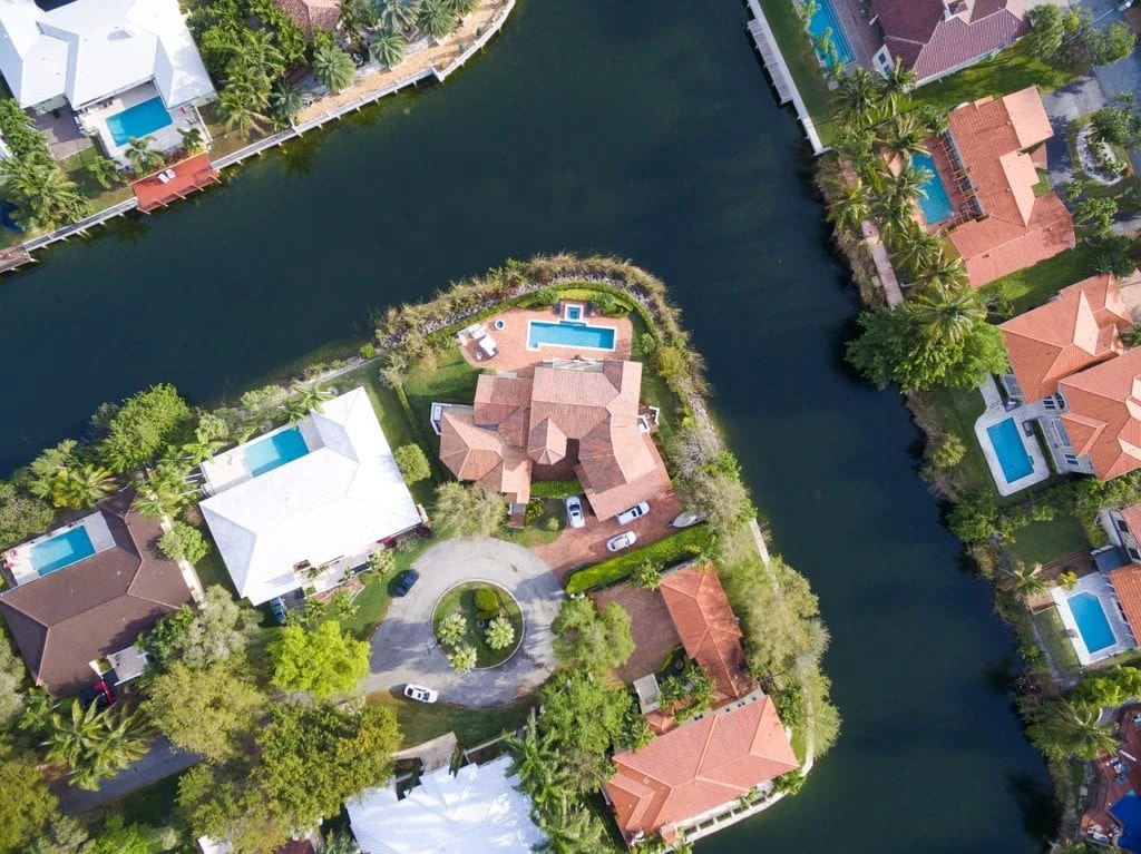 blog post What's the Best Type of Roof for Florida Weather?